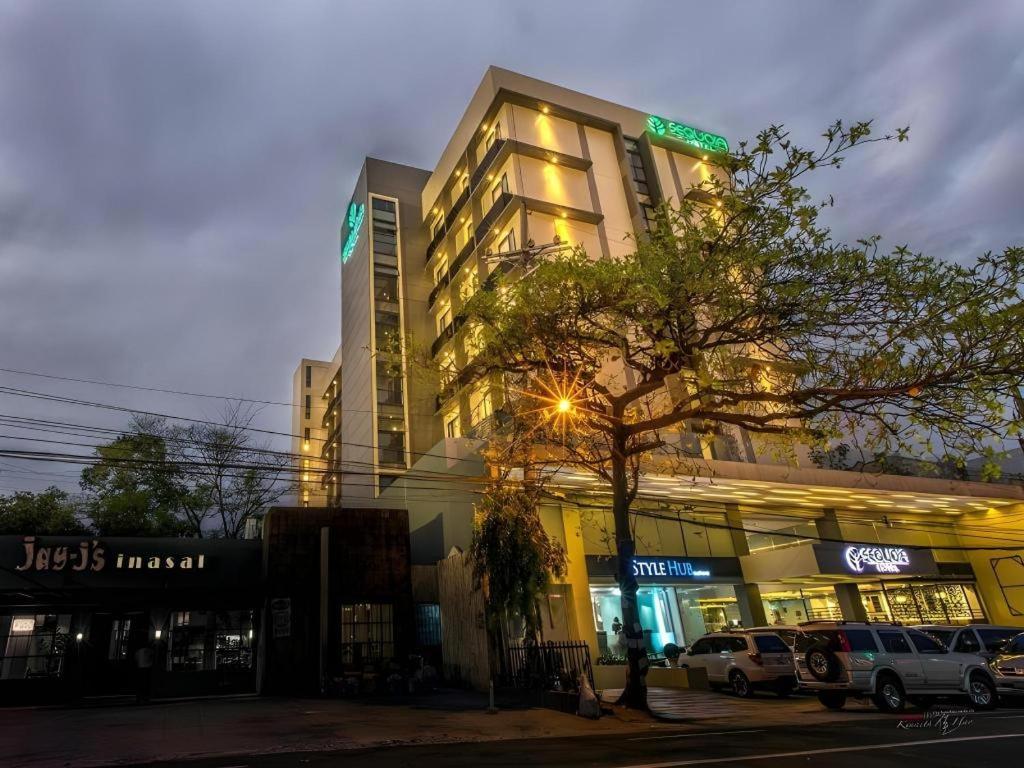 Sequoia Hotel Quezon City Bagian luar foto