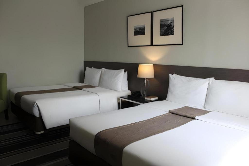 Sequoia Hotel Quezon City Bagian luar foto
