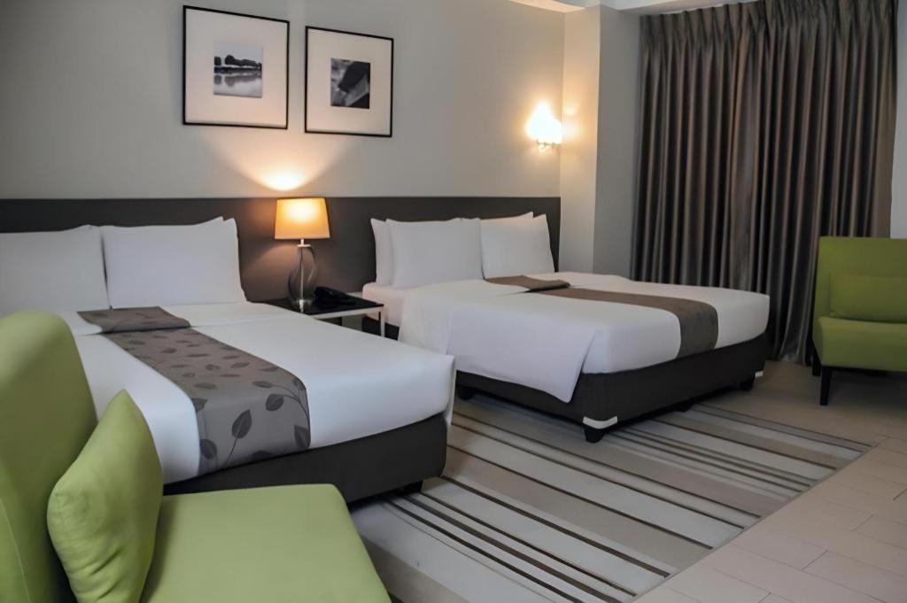 Sequoia Hotel Quezon City Bagian luar foto