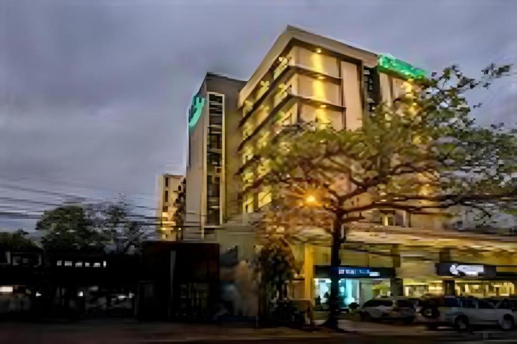 Sequoia Hotel Quezon City Bagian luar foto