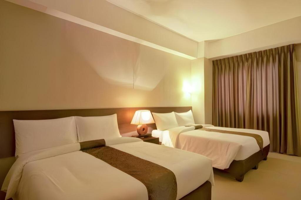 Sequoia Hotel Quezon City Bagian luar foto