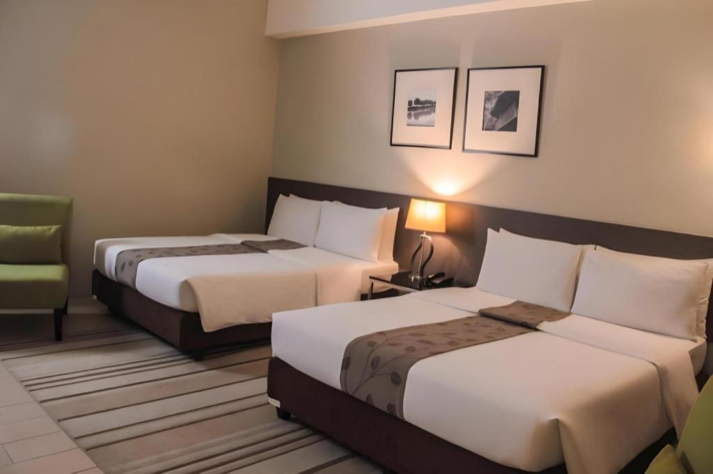 Sequoia Hotel Quezon City Bagian luar foto