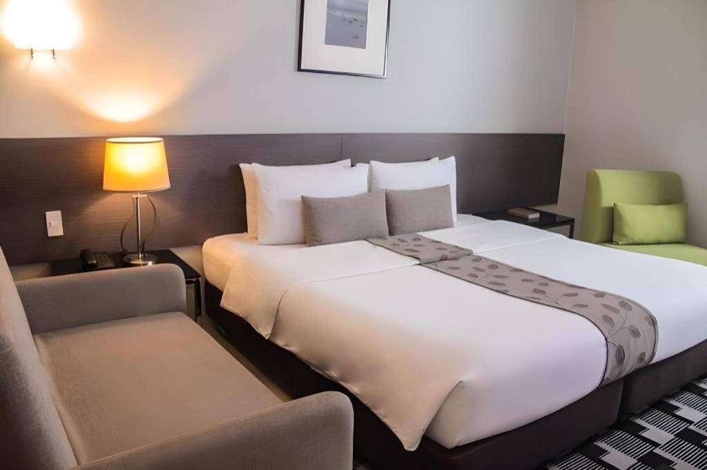 Sequoia Hotel Quezon City Bagian luar foto
