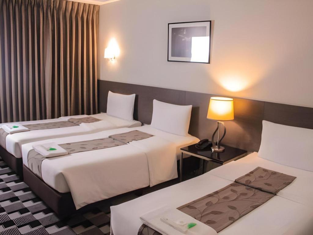 Sequoia Hotel Quezon City Bagian luar foto
