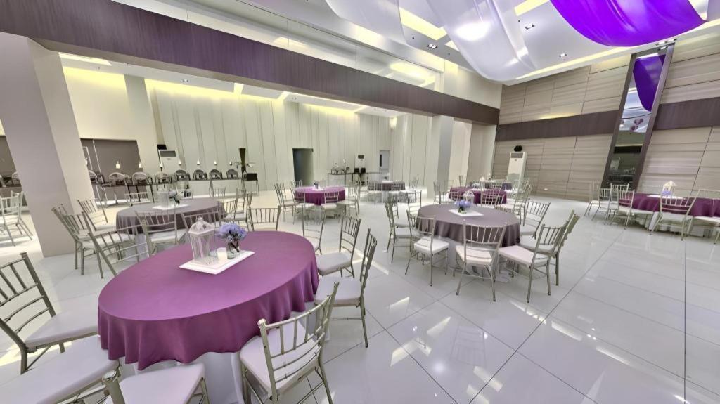 Sequoia Hotel Quezon City Bagian luar foto
