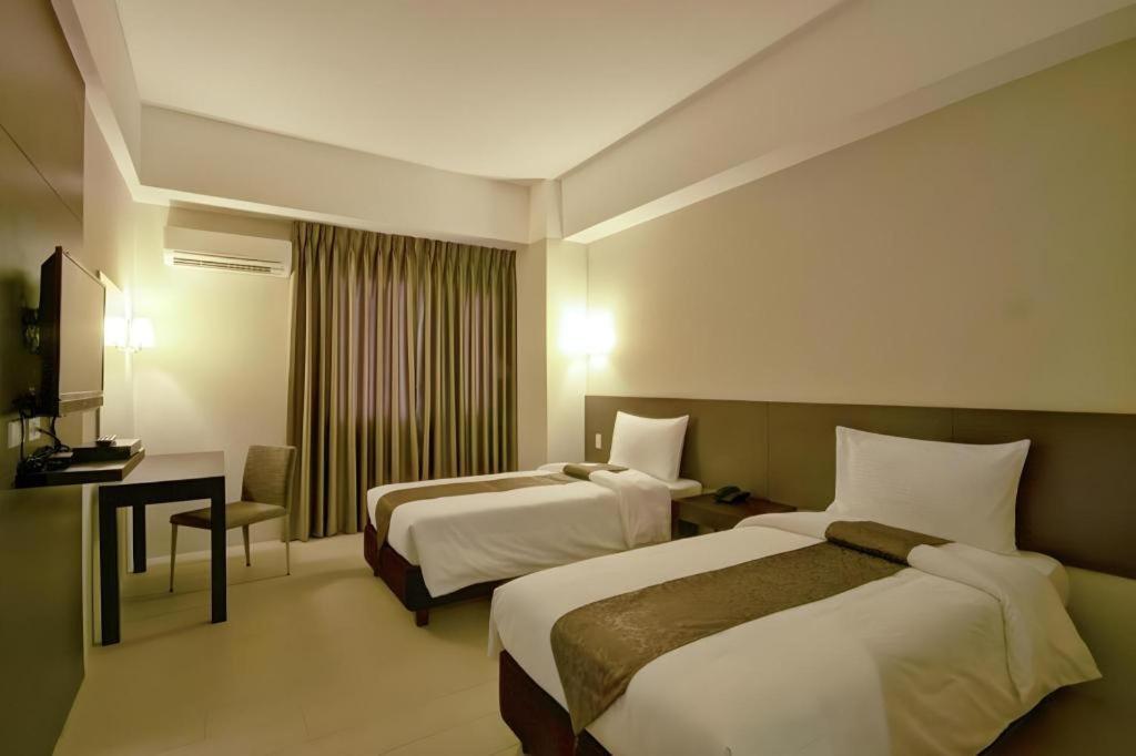 Sequoia Hotel Quezon City Bagian luar foto