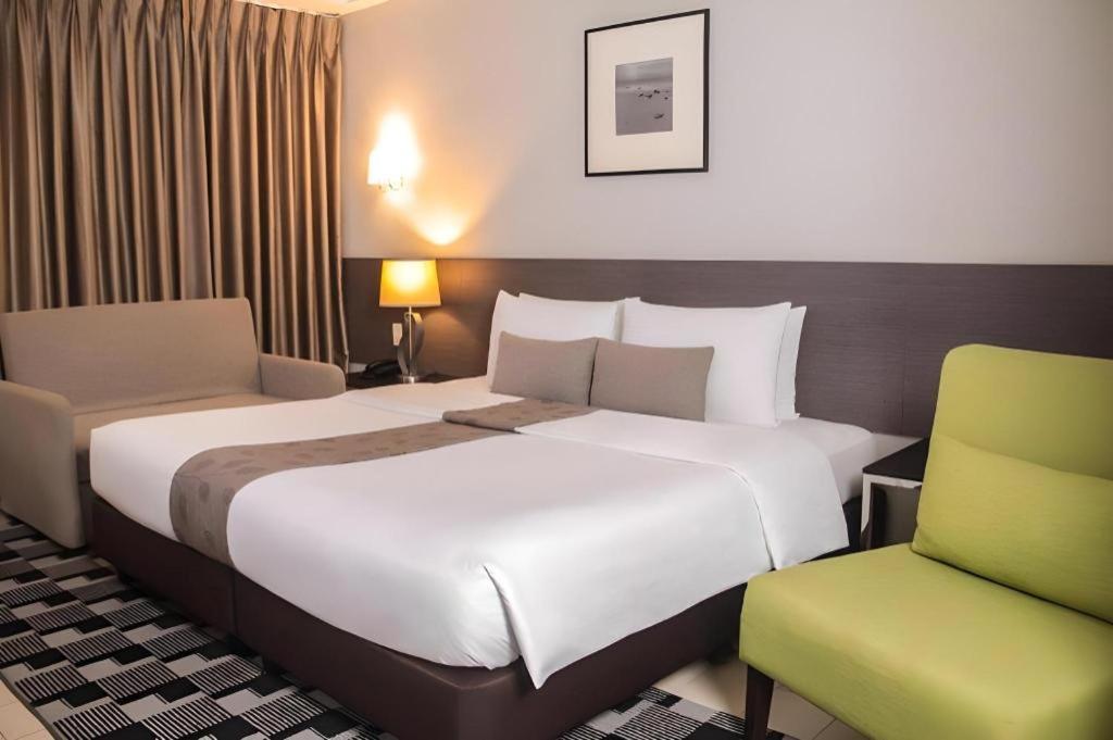 Sequoia Hotel Quezon City Bagian luar foto