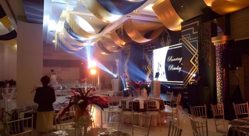 Sequoia Hotel Quezon City Bagian luar foto