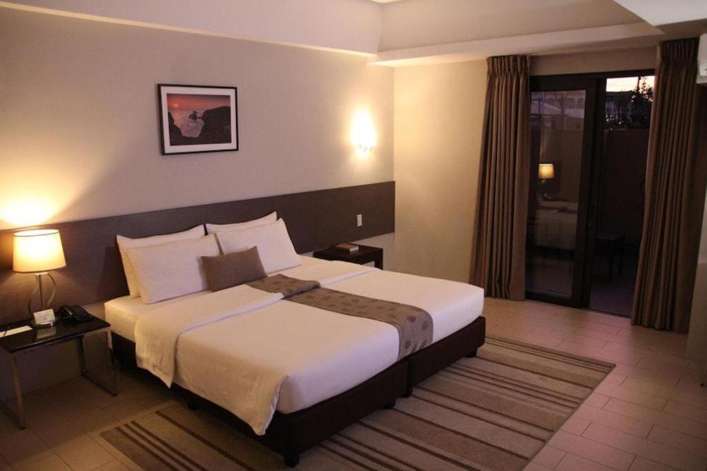Sequoia Hotel Quezon City Bagian luar foto